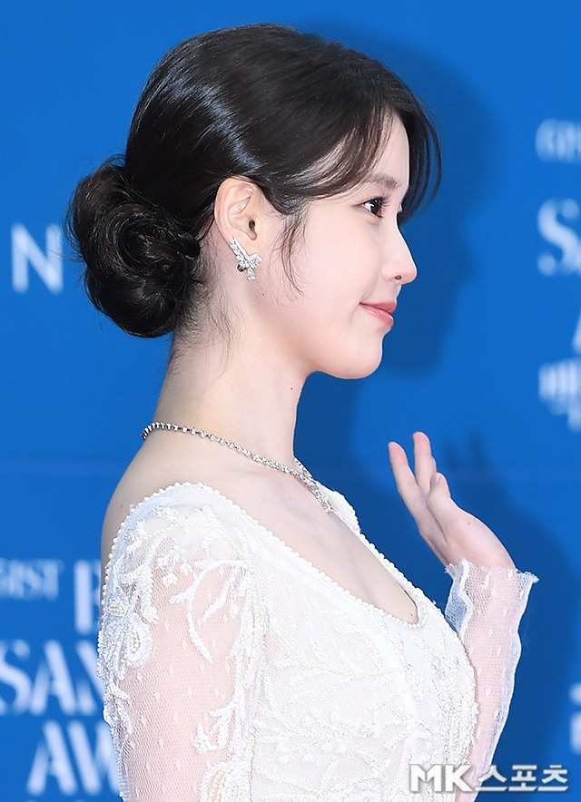 아이유 심층 덕질! 재산부터 결혼, 이종석, 나이, 사주, 옆모습, 화보와 발까지